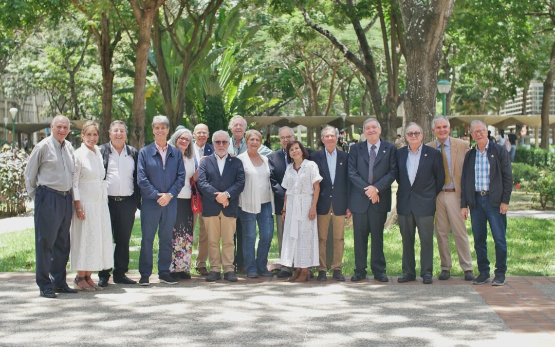 Los ingenieros civiles de la promoción 1975 celebraron sus 50 años en la UCAB
