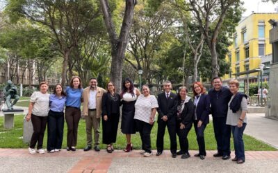 ¡Los educadores egresados del 97 regresaron a su casa de estudios!