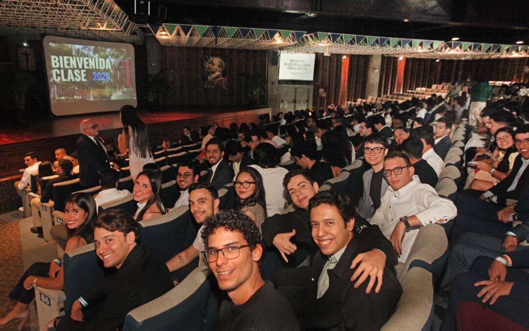 La promoción 2026 celebra el fin de su etapa universitaria en el Encuentro de los Graduandos con el Rector
